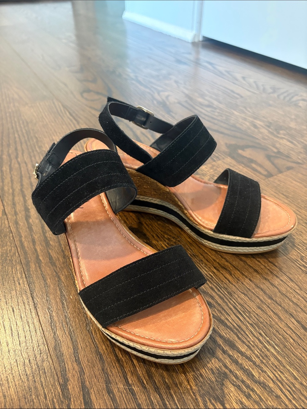 Coach and Four Woman’s Black Suede Platform Sandals - Size 6.5